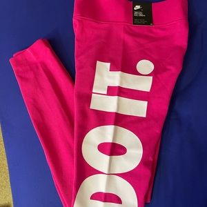 ‼️NWT‼️ Nike Women’s High-Rise Leggings X-SMALL